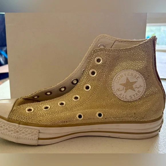 Converse Gold Leather with Custom leather panels painted by Annie Chajin. OOAK - Picture 6 of 11
